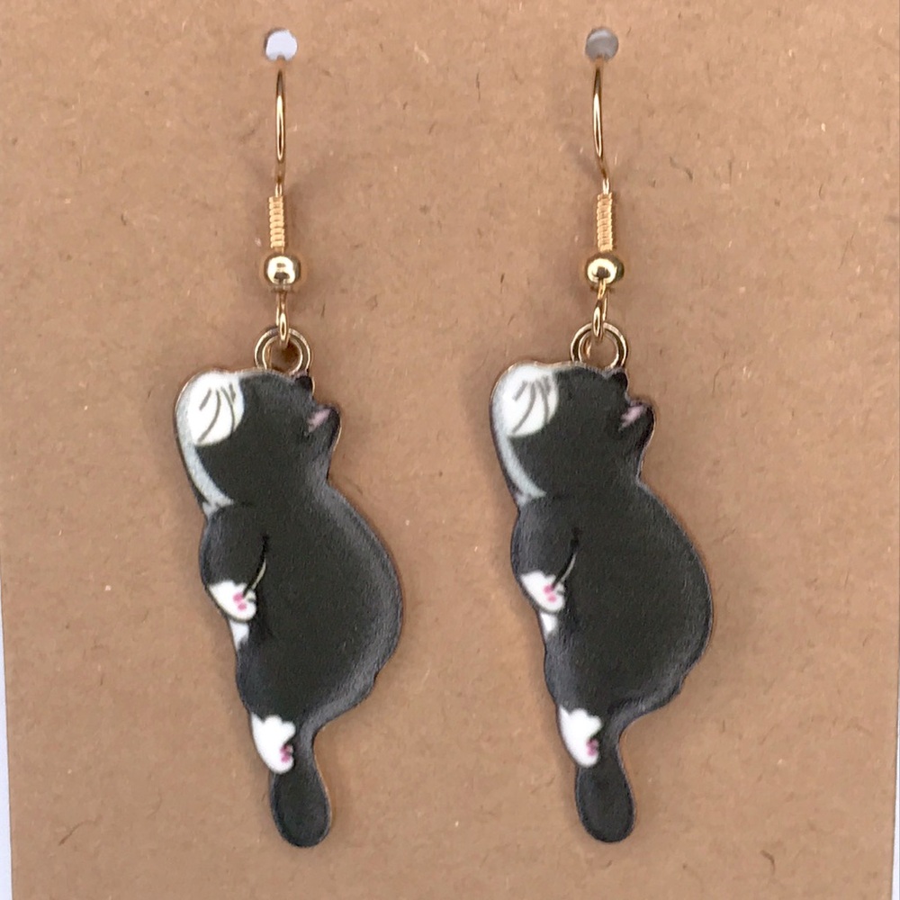 Charming Black and White Cat Earrings Fashion Jewelry